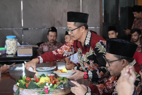 potong tumpeng 16thn bawaslu